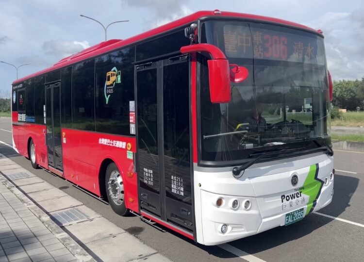 打造低碳新氣象！-中市再添11輛電動公車生力軍