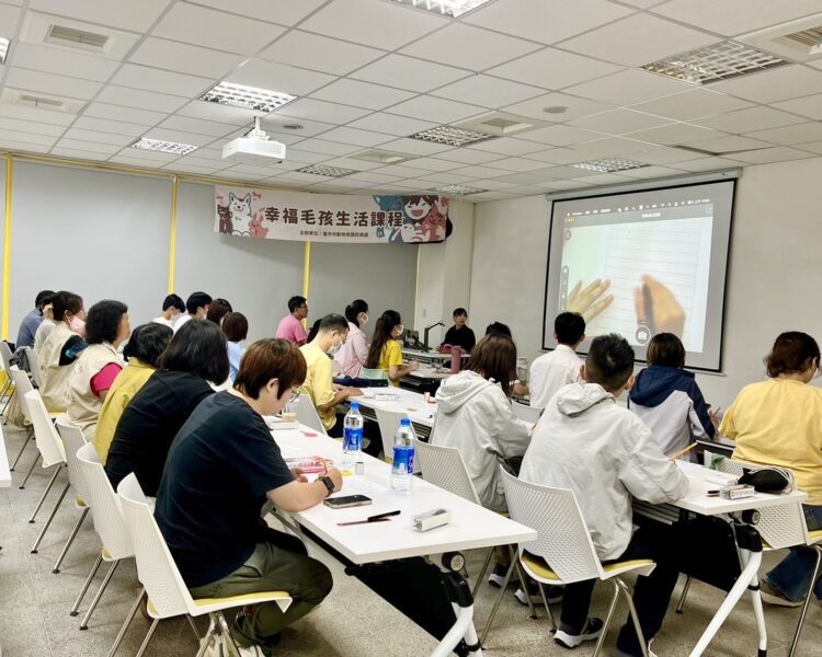 打造人寵幸福生活-中市「幸福毛孩」及「浪愛有家」講座登場