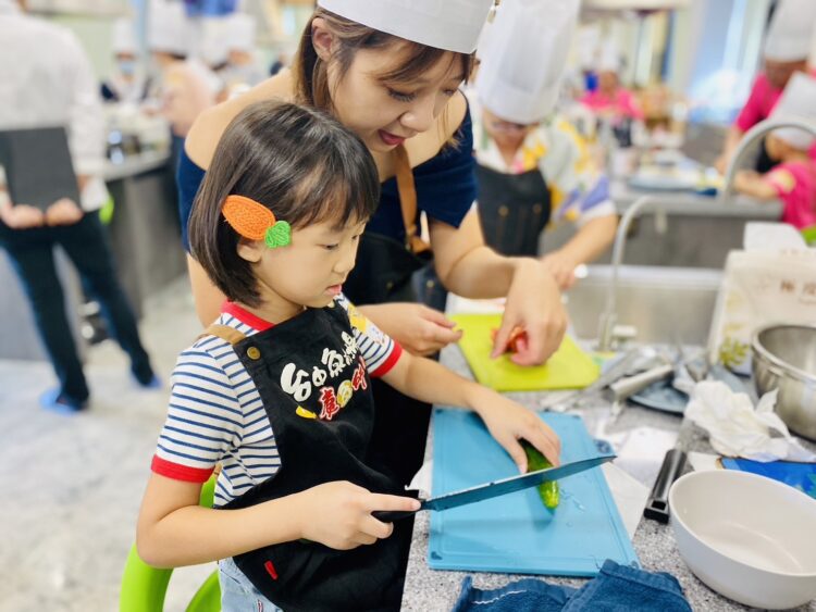 用在地食材烹製特色料理-中市「烏矸仔ㄟ秘密」大純釀親子料理競賽成績出爐