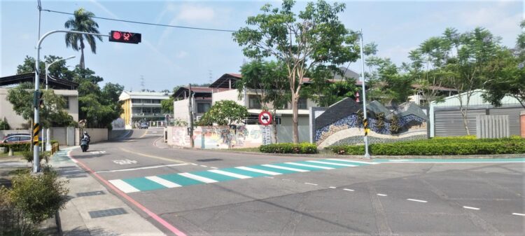 霧峰阿罩霧公園交通升級-中市府增設號誌、綠斑馬守護行人