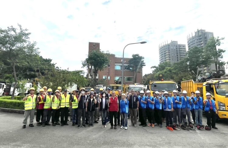 前進高雄校園災後復建！中市建設局長行前嘉勉救災團隊-力拚上課日讓學生安心上學