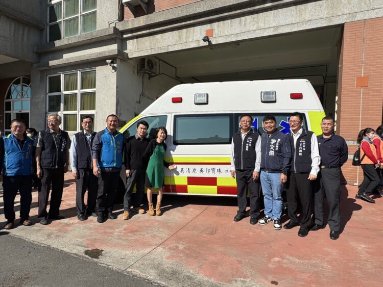 提升大甲區緊急救護能力-余芷葳女士捐贈中市消防救護車