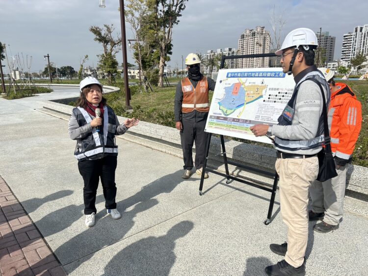 中市地政局長新年巡視慰問工程團隊-期許施工品質、安全衛生更上層樓