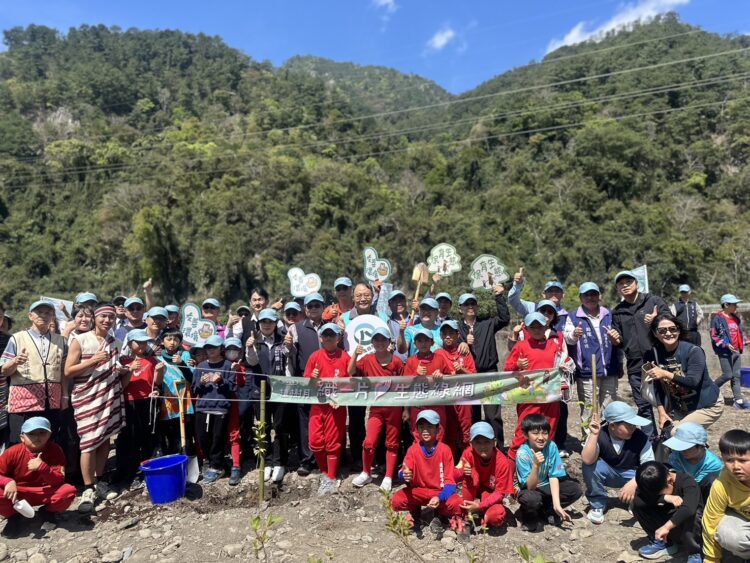 3月植樹月！攜手編織生態綠網-中市農業局攜手學校辦植樹活動